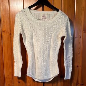 Cable Knit Fitted Pullover Sweater